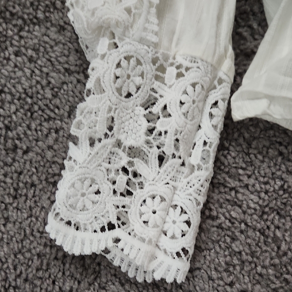 White Lace Button-Up Blouse | Size M - Picture 4 of 7